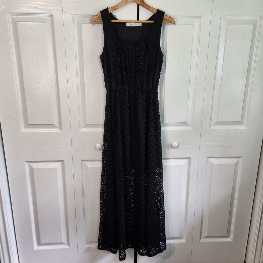 Liberty Love Black Chevron Eyelet‎ Lace Sleeveless Maxi Dress Size M Scoop Neck